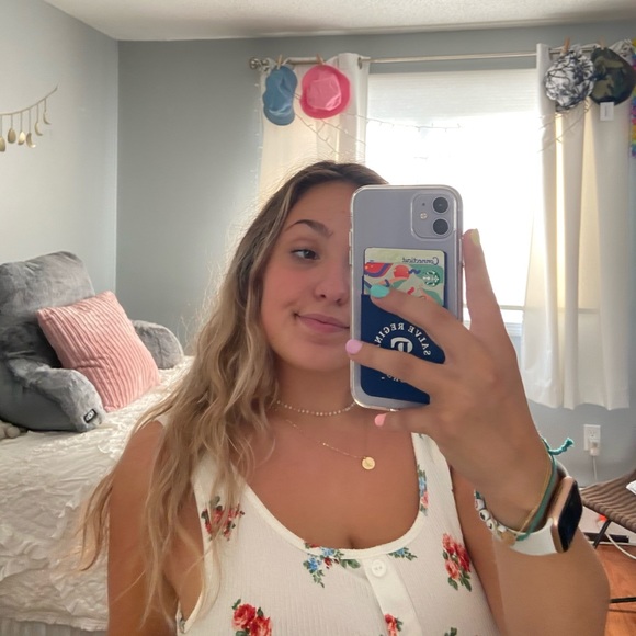 ✰ ✰ WHITE BUTTON UP FLORAL TANK TOP ✰ ✰ - Picture 2 of 2